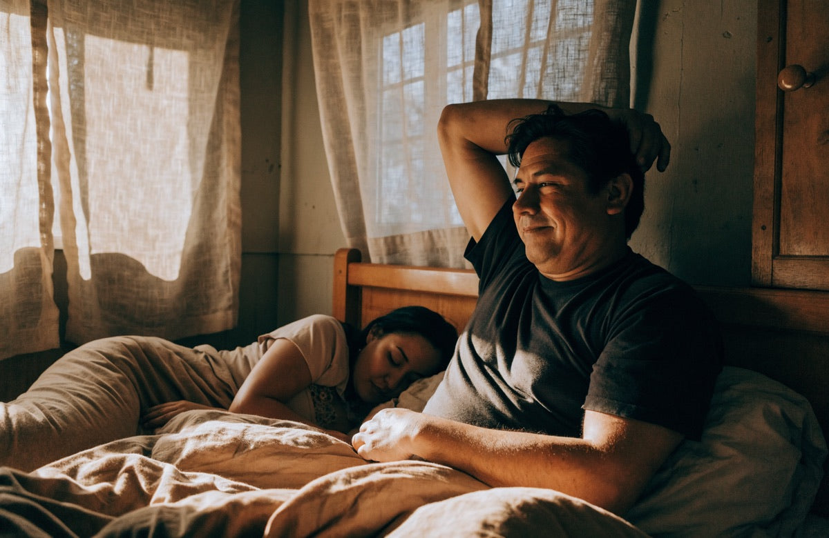 Pareja descansando por la ma&ntilde;ana en su rec&aacute;mara